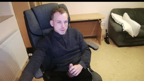 Snapshot of masterkno chatting on December 2024 06:17:02 AM Tom online show from December 2024 06:17:02 AM