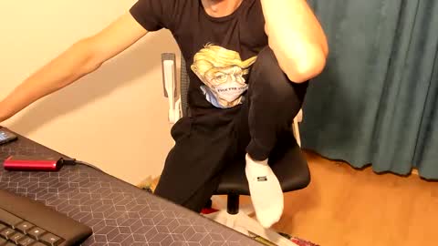 Snapshot of mastermiko chatting on December 2024 01:33:02 PM Silly Rabbit online show from December 2024 01:33:02 PM