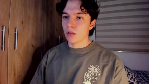 mastrangelo_x online show from February 2026 05:03:01 AM