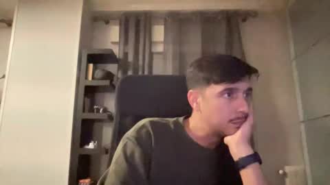 Aaron online show from November 2025 09:28:01 PM