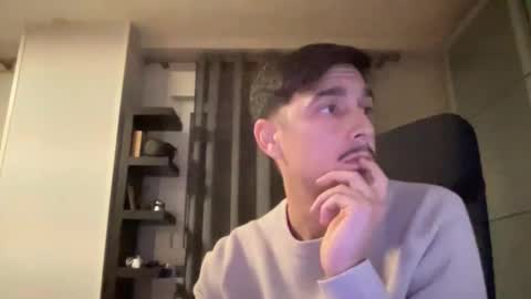 Snapshot of matahavi chatting on December 2025 08:27:02 PM Aaron online show from December 2025 08:27:02 PM