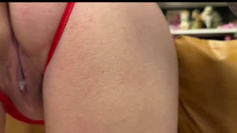 Snapshot of matchingtracksuits chatting on December 2025 04:33:01 PM Jer and Kel online show from December 2025 04:33:01 PM