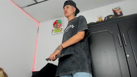 mateo_escobar online show from November 2025 07:27:01 PM