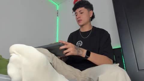 mateo_escobar online show from November 2025 11:59:01 PM