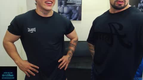 Snapshot of mateosexyhot22 chatting on November 2025 08:52:01 PM Mateo online show from November 2025 08:52:01 PM