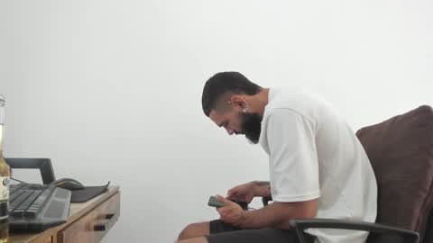 Matheus     online show from December 2024 06:16:01 PM