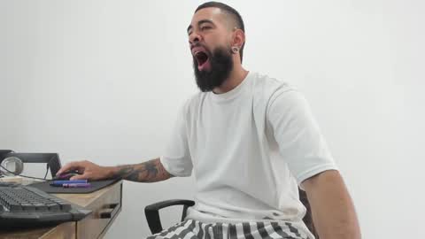 Matheus     online show from December 2024 05:26:01 PM