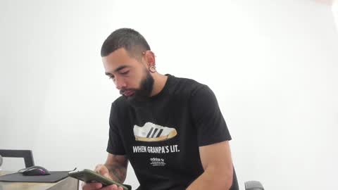 Matheus     online show from January 2025 03:44:01 PM