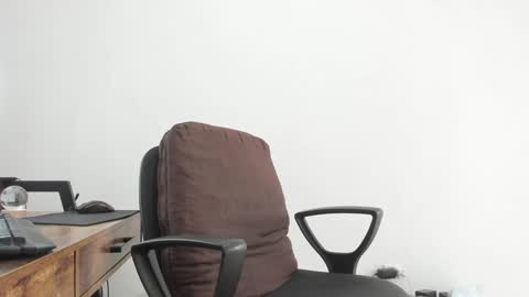 Matheus     online show from February 2025 07:22:02 PM