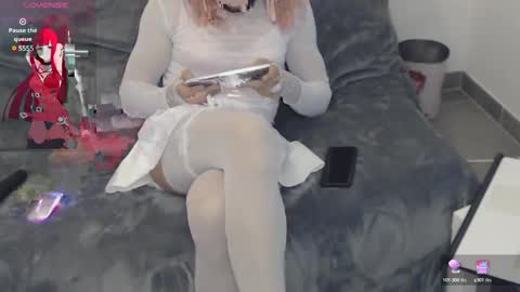 LooLa online show from January 2025 11:23:02 AM