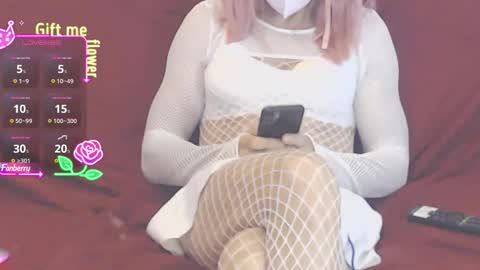 LooLa online show from November 2025 08:36:02 AM