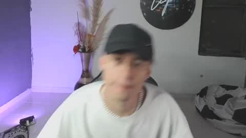 Snapshot of mattias_dantee chatting on January 2025 10:24:01 PM mattias online show from January 2025 10:24:01 PM