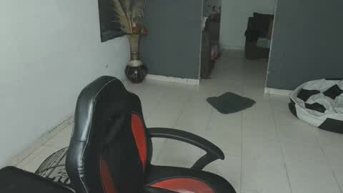 Snapshot of mattias_dantee chatting on February 2025 11:00:01 PM mattias online show from February 2025 11:00:01 PM