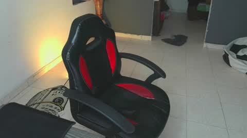 Snapshot of mattias_dantee chatting on February 2025 04:52:01 PM mattias online show from February 2025 04:52:01 PM