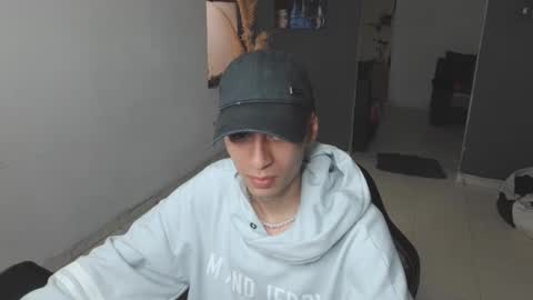 Snapshot of mattias_dantee chatting on February 2025 04:29:01 PM mattias online show from February 2025 04:29:01 PM