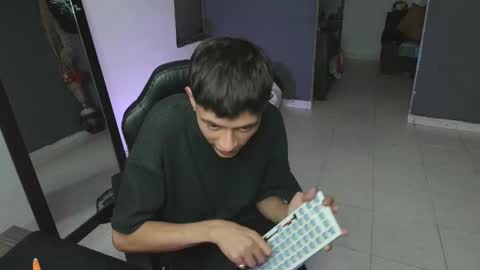 mattias     online show from February 2025 08:50:02 PM