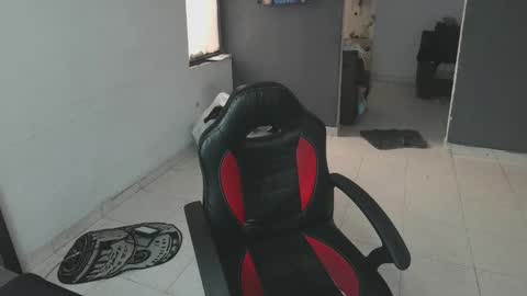 mattias     online show from February 2025 03:31:02 PM