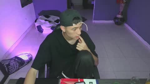 mattias     online show from February 2025 07:52:01 PM