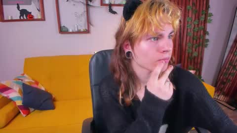 Snapshot of mattmarnee chatting on November 2025 10:36:02 AM mattmarnee online show from November 2025 10:36:02 AM