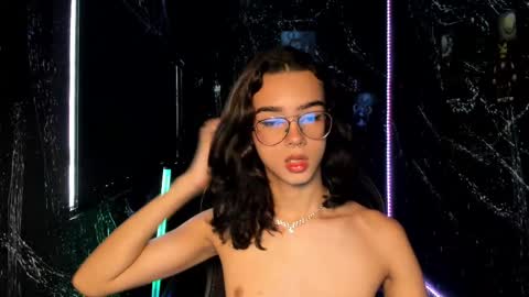 Snapshot of mattthompsonn chatting on January 2025 09:19:01 PM Matt online show from January 2025 09:19:01 PM