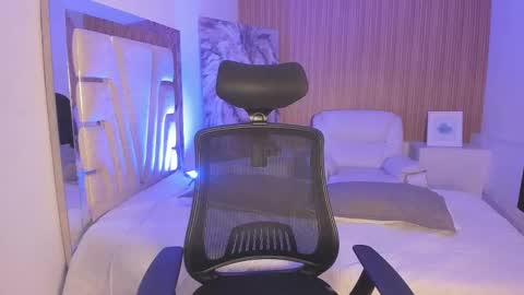 Snapshot of mattthompsonn chatting on November 2025 10:42:01 PM Matt online show from November 2025 10:42:01 PM