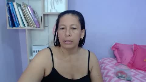 Snapshot of mature_martina_ chatting on November 2025 12:18:01 PM Martina online show from November 2025 12:18:01 PM