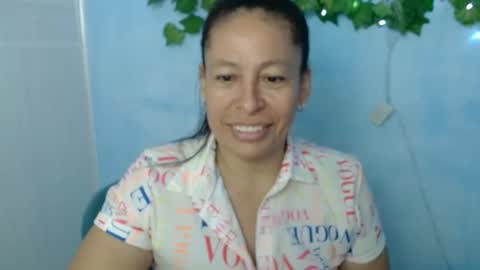 Snapshot of mature_martina_ chatting on November 2025 11:15:02 PM Martina online show from November 2025 11:15:02 PM