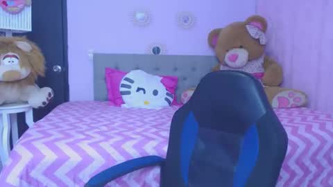 Snapshot of mature_martina_ chatting on November 2025 12:09:02 PM Martina online show from November 2025 12:09:02 PM