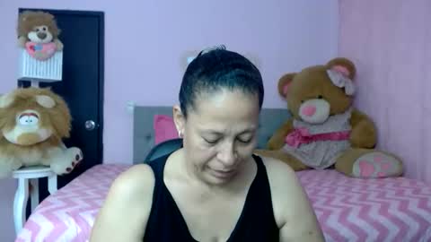 Snapshot of mature_martina_ chatting on December 2025 06:35:02 PM Martina online show from December 2025 06:35:02 PM