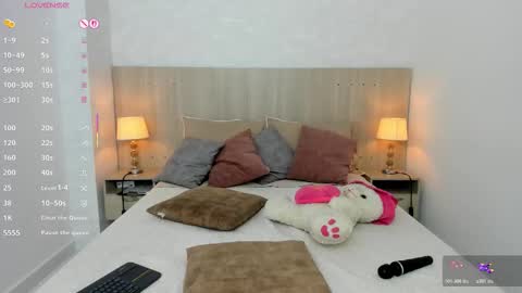 Snapshot of mature_vayolet chatting on January 2026 11:23:01 AM Vayolet Castro online show from January 2026 11:23:01 AM