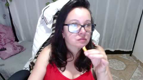 Snapshot of mature_wolf chatting on January 2025 10:21:01 PM Sonia online show from January 2025 10:21:01 PM