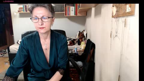 maturekate online show from October 2025 06:10:02 AM