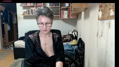 maturekate online show from October 2025 05:32:02 AM