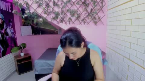 maurakloss303av online show from December 2025 08:16:02 PM