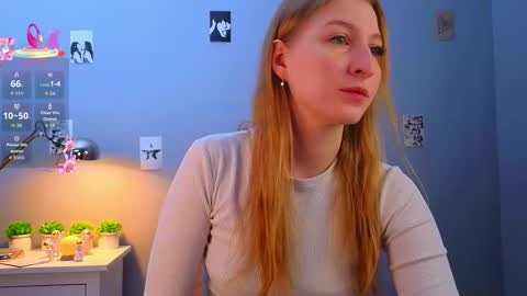 Snapshot of maureencoombs chatting on November 2025 04:07:02 AM maureencoombs online show from November 2025 04:07:02 AM