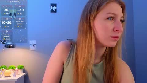 Snapshot of maureencoombs chatting on November 2025 04:26:02 AM maureencoombs online show from November 2025 04:26:02 AM