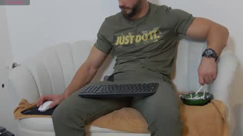 mauro_real_man online show from October 2025 04:51:01 PM