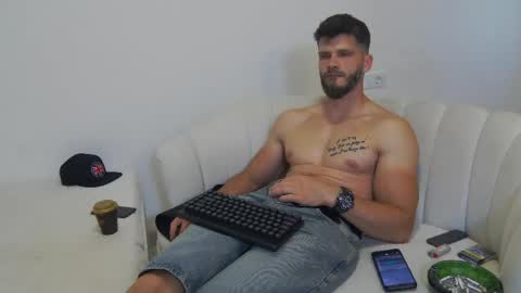 Snapshot of mauro_real_man chatting on June 2026 05:24:02 PM mauro_real_man online show from June 2026 05:24:02 PM