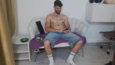 Snapshot of mauro_real_man chatting on June 2026 04:24:02 PM mauro_real_man online show from June 2026 04:24:02 PM