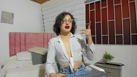 Snapshot of maverick_angel chatting on May 2026 02:16:01 PM Maverick online show from May 2026 02:16:01 PM