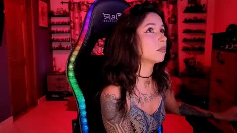 Snapshot of mavis_fuentes chatting on April 2026 11:16:01 PM Hilary online show from April 2026 11:16:01 PM