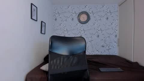 max D. online show from April 2026 11:30:02 PM