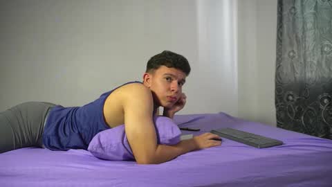 Max online show from December 2025 09:44:02 PM