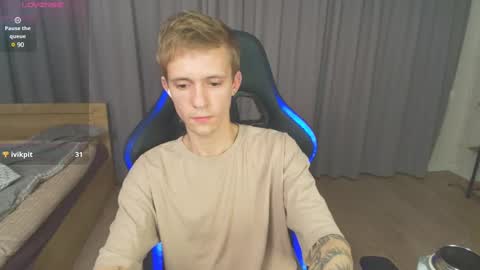 Max Gen with tats 24years  And Ethan without tats 20 years online show from February 2025 11:13:01 PM