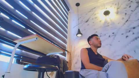 Max Hornye online show from March 2026 06:45:02 PM