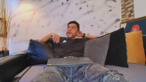 Max Hornye online show from March 2026 07:13:02 PM