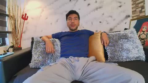 Max Hornye online show from April 2026 07:08:01 PM