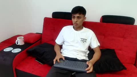 Snapshot of max_latin_ chatting on January 2025 11:30:02 AM max_latin_ online show from January 2025 11:30:02 AM