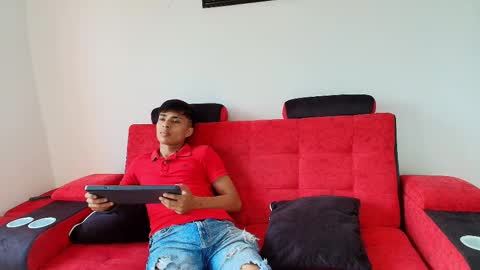 Snapshot of max_latin_ chatting on January 2025 01:06:02 PM max_latin_ online show from January 2025 01:06:02 PM