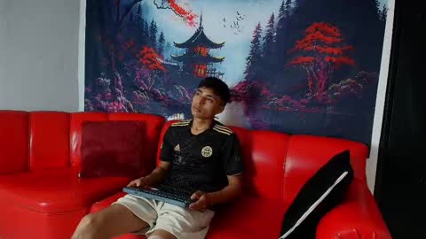 Snapshot of max_latin_ chatting on January 2025 11:35:01 AM max_latin_ online show from January 2025 11:35:01 AM